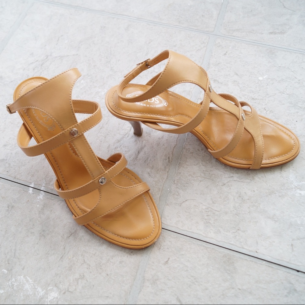 TOD’S leather heels in great condition